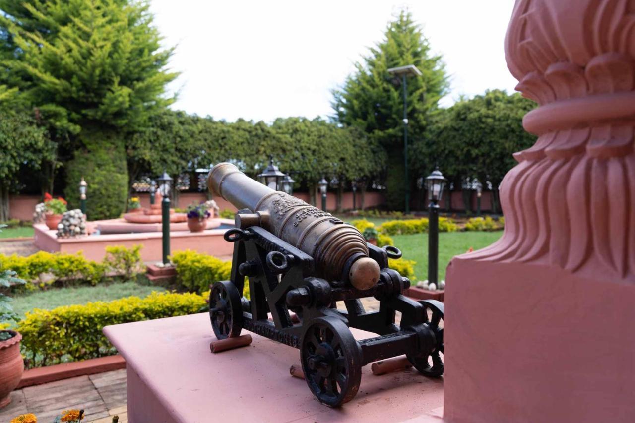 Stayvista At Pink Palace Rajasthani Decor Udagamandalam Exterior foto